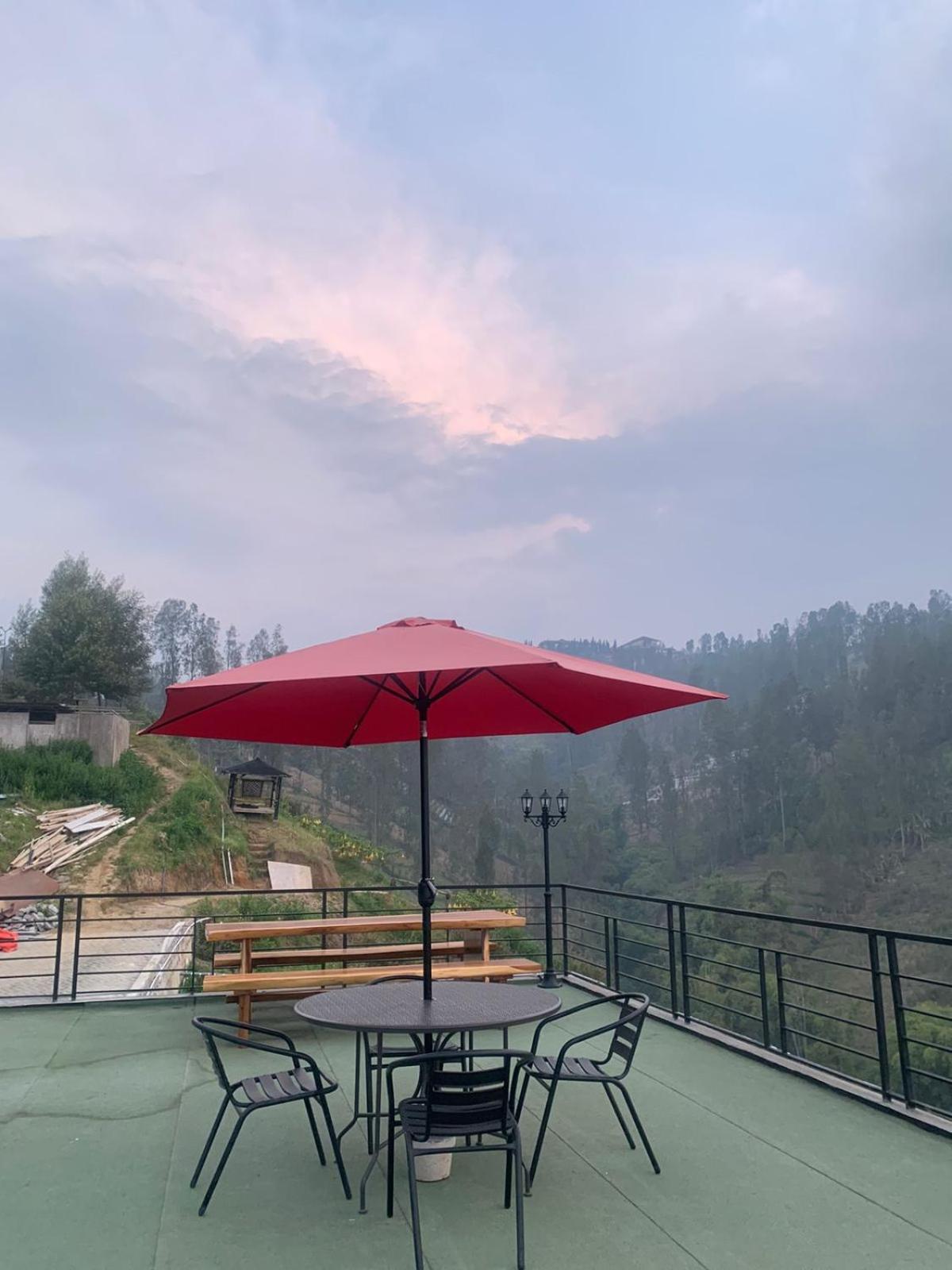 Hotel Nature Bromo And Resort Pasuruan Bagian luar foto