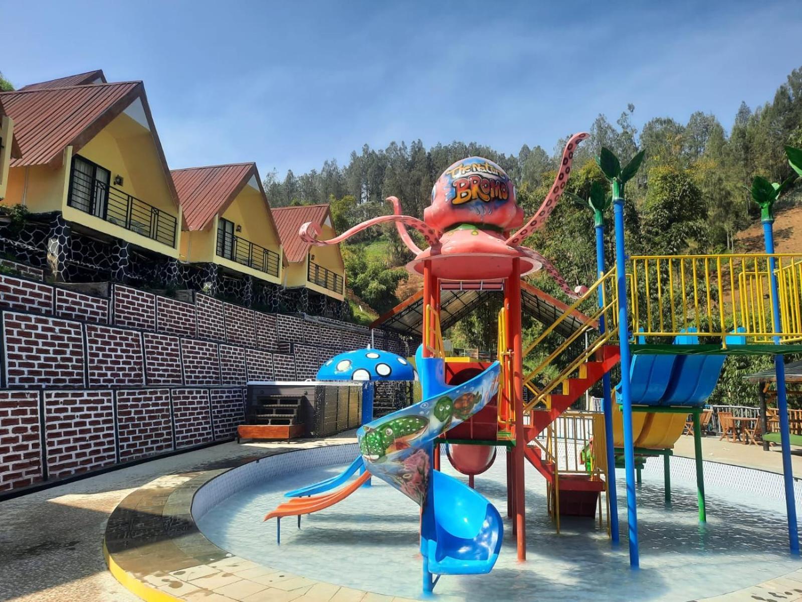 Hotel Nature Bromo And Resort Pasuruan Bagian luar foto