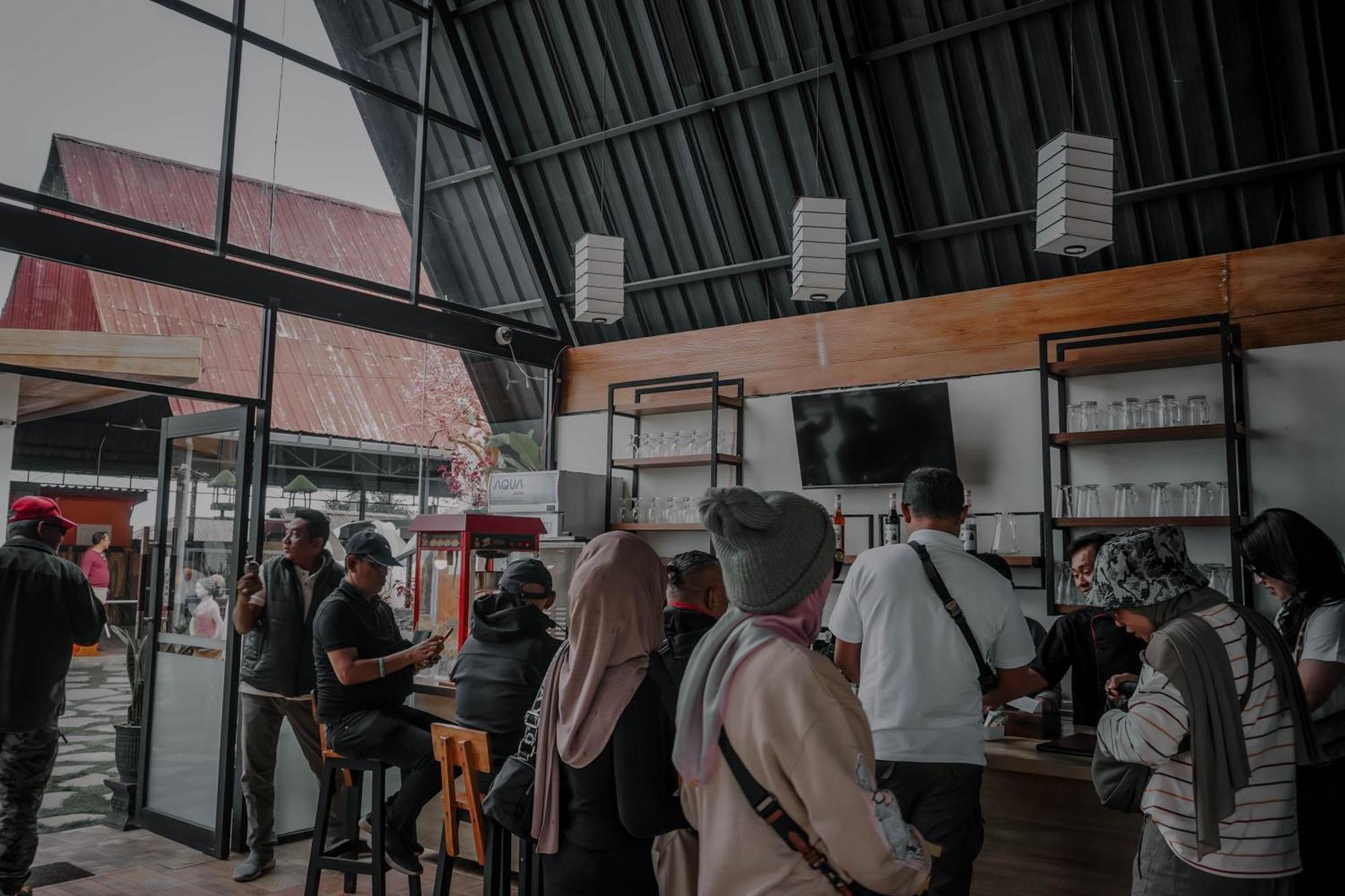 Hotel Nature Bromo And Resort Pasuruan Bagian luar foto
